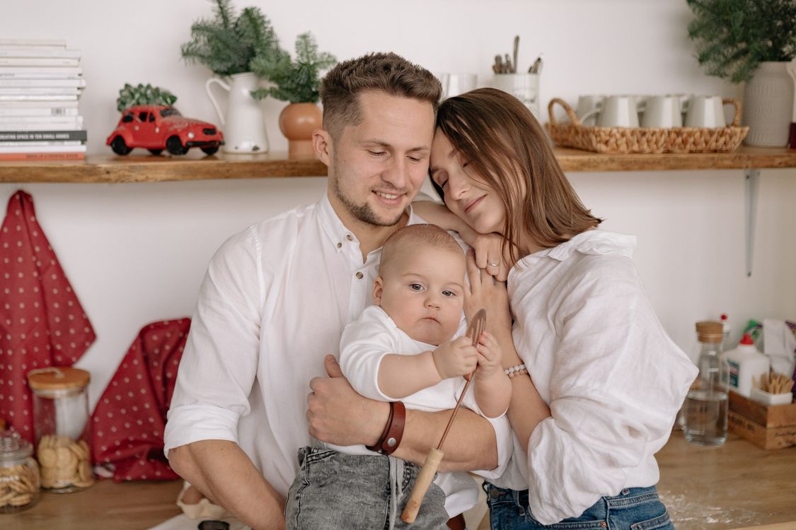 Ouder en kind delen een warm moment samen, het soort foto dat je zou uploaden